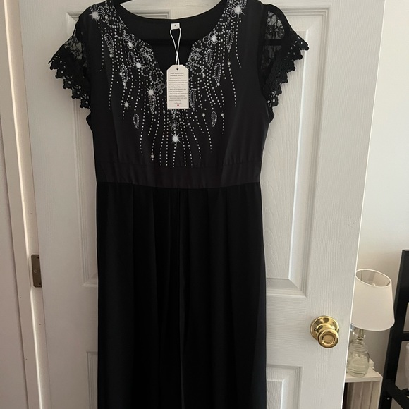 Black Dress.  size small.  never worn - Picture 2 of 3